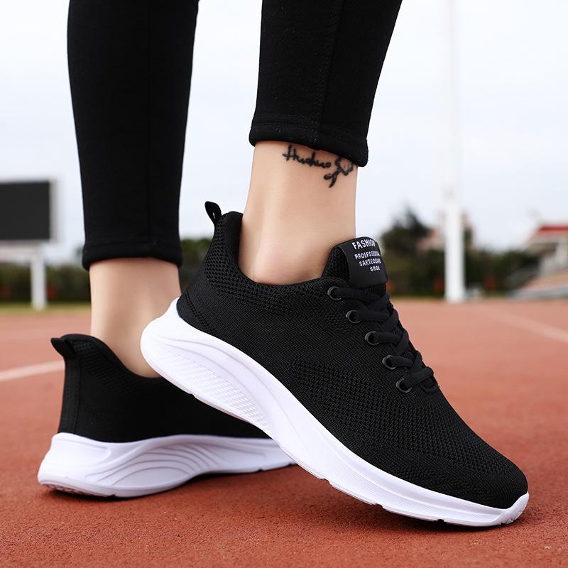 Large size sports shoes women's new mesh breathable student running shoes women's ultra-light soft-soled travel shoes