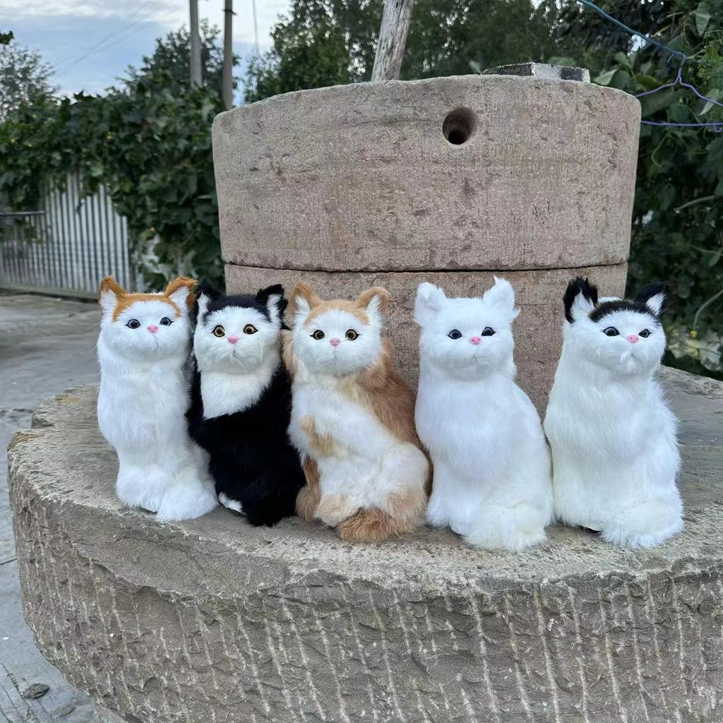 Simulated Kitten Squatting Cat Fur Craft, Zodiac Animal Figurine Toy for Dogs, Cats, and Rabbits.