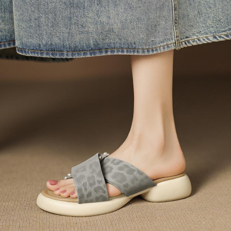 

Летние женские шлепанцы-однохарактерки, однотонные шлепанцы на платформе, с круглым носком, повседневные, новые, больших и маленьких размеров, женская обувь, удобные сандалии 39 серебряный