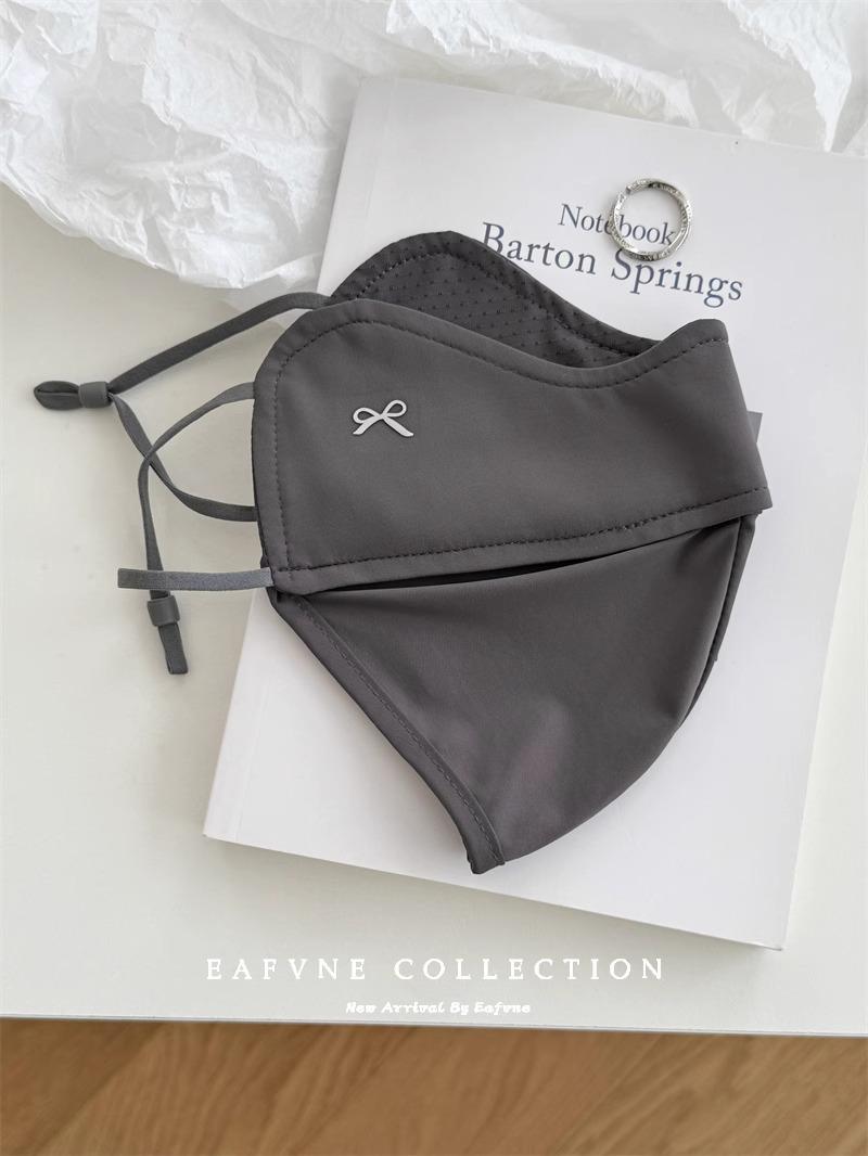 

3D Fishbone Sunscreen Mask: Breathable, Makeup-Proof, Ice Silk UV Protective Face Mask with Eye Protection.