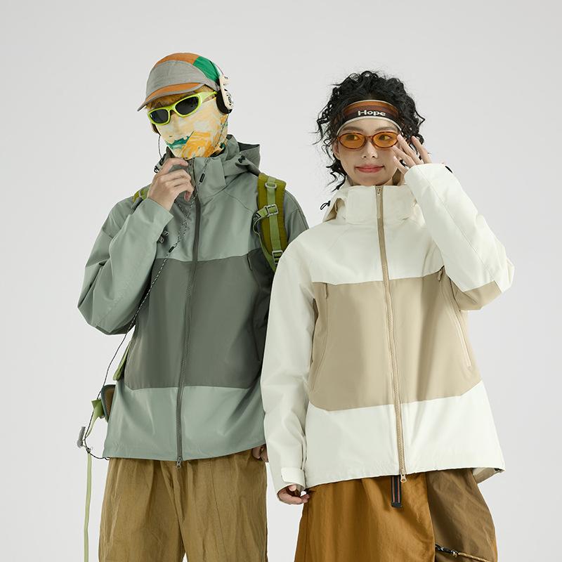 Outdoor three-in-one jacket men's and women's color matching removable cap waterproof and windproof mountaineering suit group buying can be printed