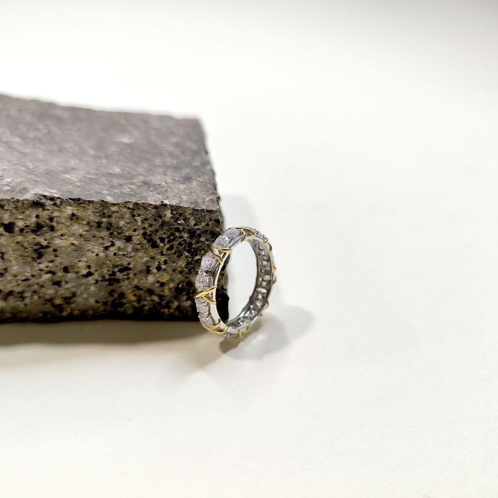 Srebrny pierścionek z cyrkoniami, waga produktu 3,73 g (2176336)