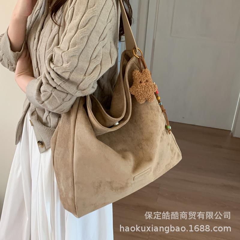 Retro Bag Women's Large Capacity 2025 New Autumn and Winter Versatile Simple Shoulder Bag Texture Commuter Tote Bag