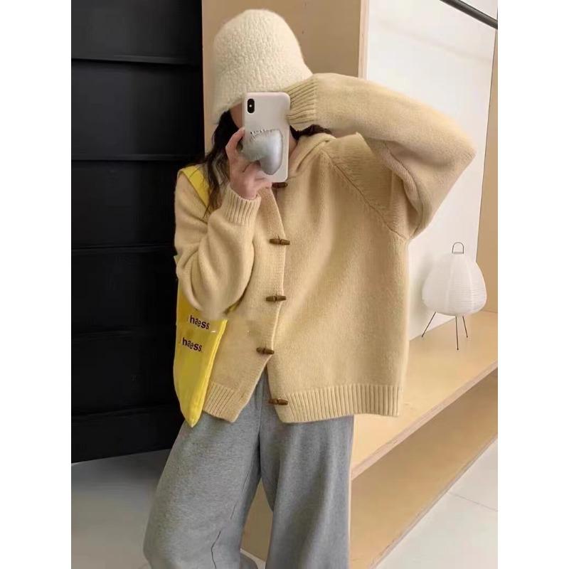 Lazy Wind Loose Horn Button Sweater Jacket Women's Autumn and Winter New Design Sense Hooded Outer Wear Knitted Cardigan Top
