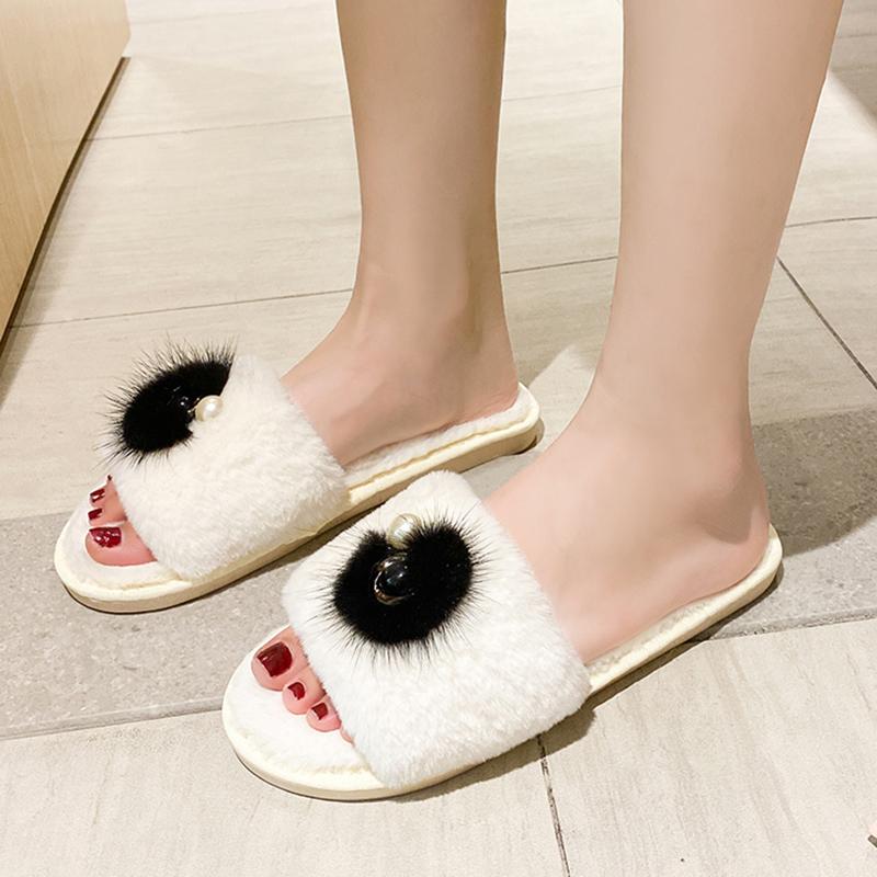 Fashion Luxury Pearl Hairball Cotton Slides Women 2025 Winter Warm Short Plush Soft Sole Slippers Fashion Faux Fur Outdoor Slippers