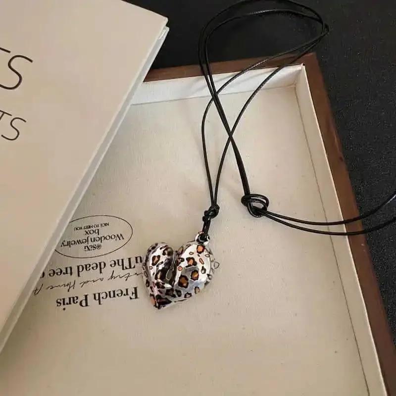 Collana con Ciondolo a Forma di Cuore LATS per Donna Uomo 85CM Catena per Maglione Estraibile Regolabile Accessorio Gioiello di Moda Regalo
