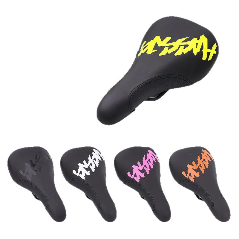 Bequemer Mountainbike-Sattel Downhill-Trail-Fahren PU-Schaumstoffpolster Universelle Passform Schwarz Weiß Rosa Gelb Orange