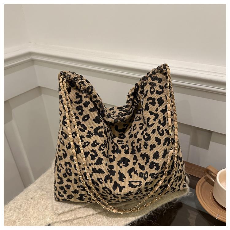 Women'S Bag Retro Shoulder Bag Large Capacity Flannel Leopard Print Messenger Bag College Student Commuter Tote Bag Tide