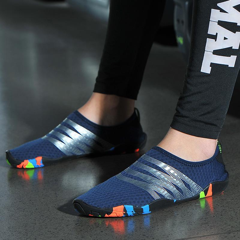 

Летняя новая пара плавание река дайвинг пляж дайвинг сноркелинг болотная обувь быстросохнущая босиком кожа обувь 35 yards