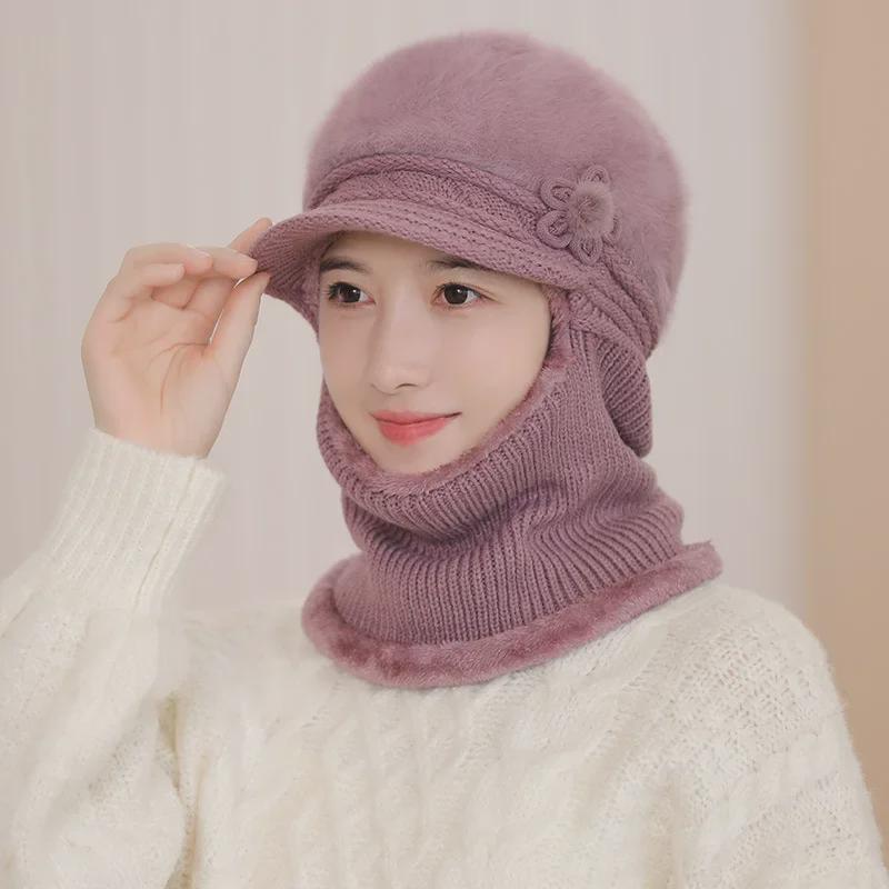 Women's Stylish Duckbill Hat with Fur Scarf – Warm, Knitted, for Middle-aged & Elderly
