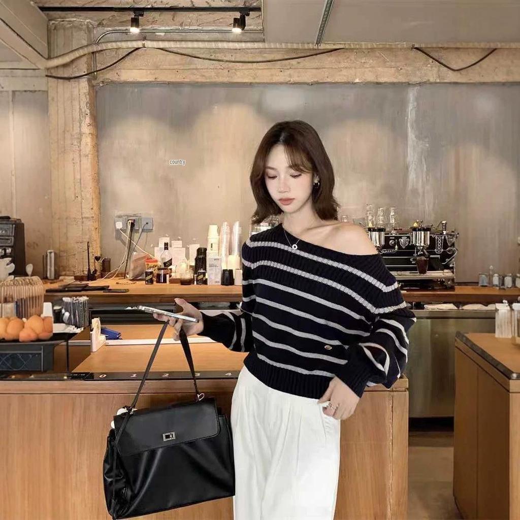 Autumn 2026 Striped Round Neck Princess Style Pullover Sweater - Women's Elegant Cropped Top