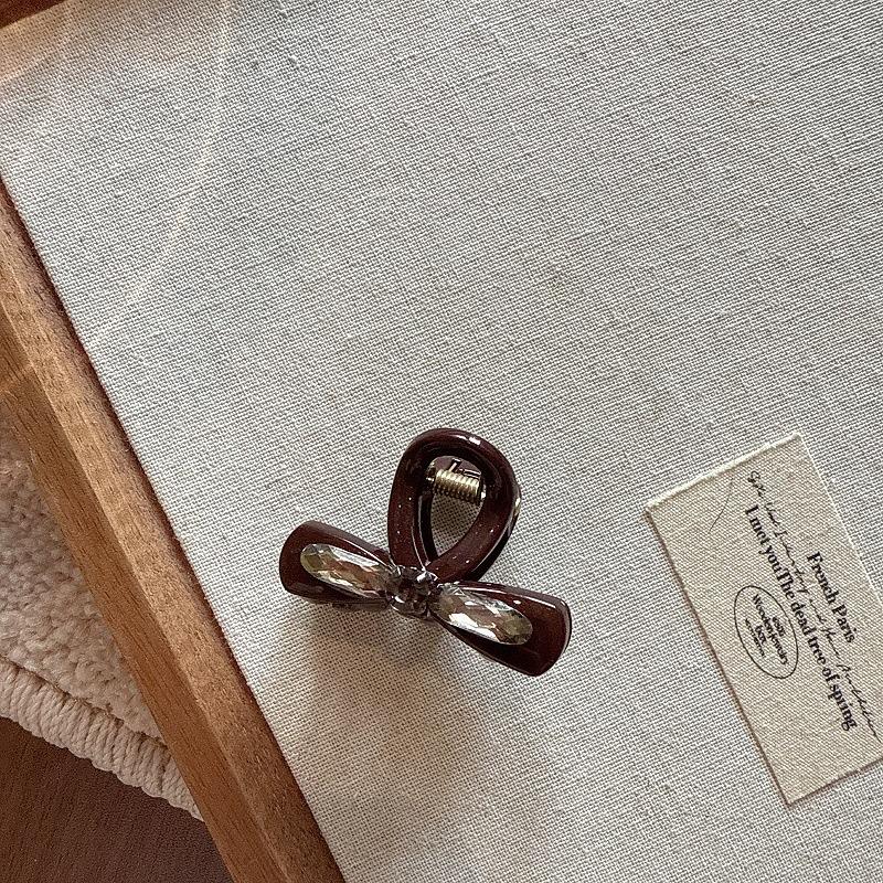 

Elegant Crystal Bow Hair Claw Clip, Versatile and Stylish Hair Accessory for Women