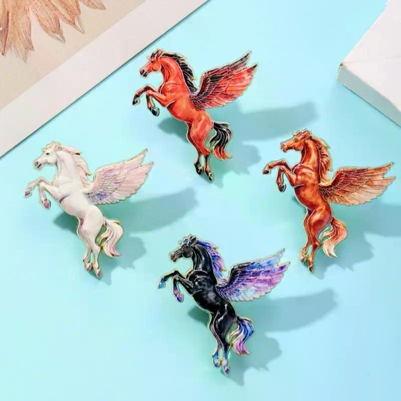 1/4Pcs Fashion Flying Horse Brooches For Women Men Cute Animal Pony Badge Pins Clothing Bag Accessories New Year Gift