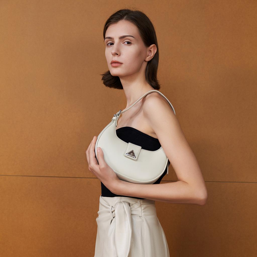 New CHARLES&KEITH PU Crescent Bag, Shoulder Bag Small Women's Noir Black/Chalk White/Cognac Light Umber/Pewter Tin Gray CK2-50271205