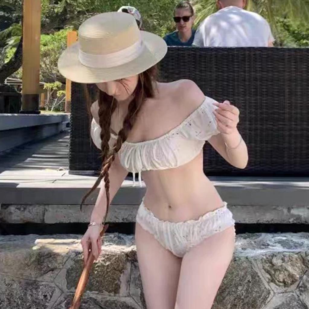 South Korea Korean version of vacation swimsuit women ins fashion new small breasts soak hot spring sexy split swimsuit