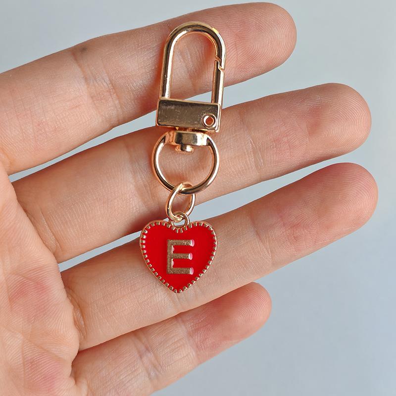 1PC Lobster Buckle Gift Metal Party 26 English Letters Keychain Marker Heart Shaped Red Love Keychain Design DIY Creativity