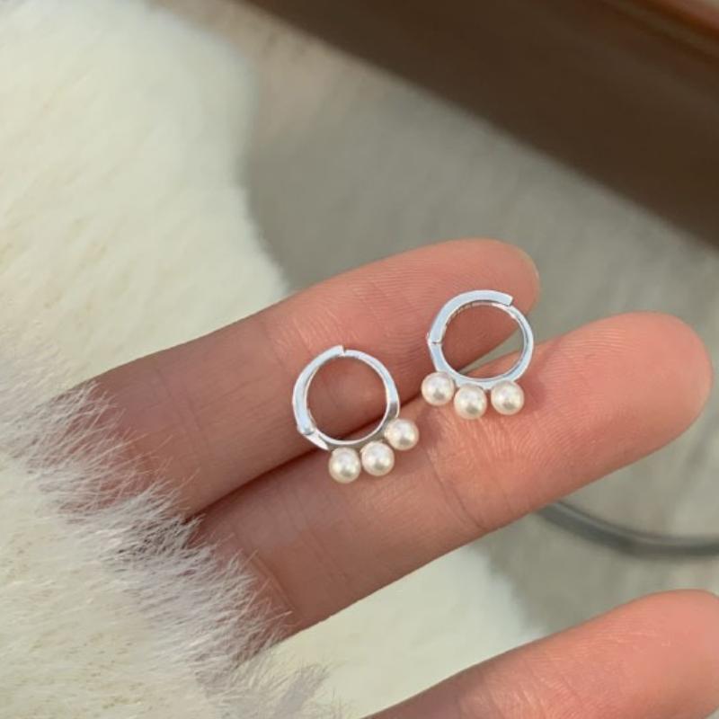 Design Pearl Earrings Female Gentle Atmosphere Spring and Autumn Earrings Fashion Hundred with A Sense of Senior Sense Earrings