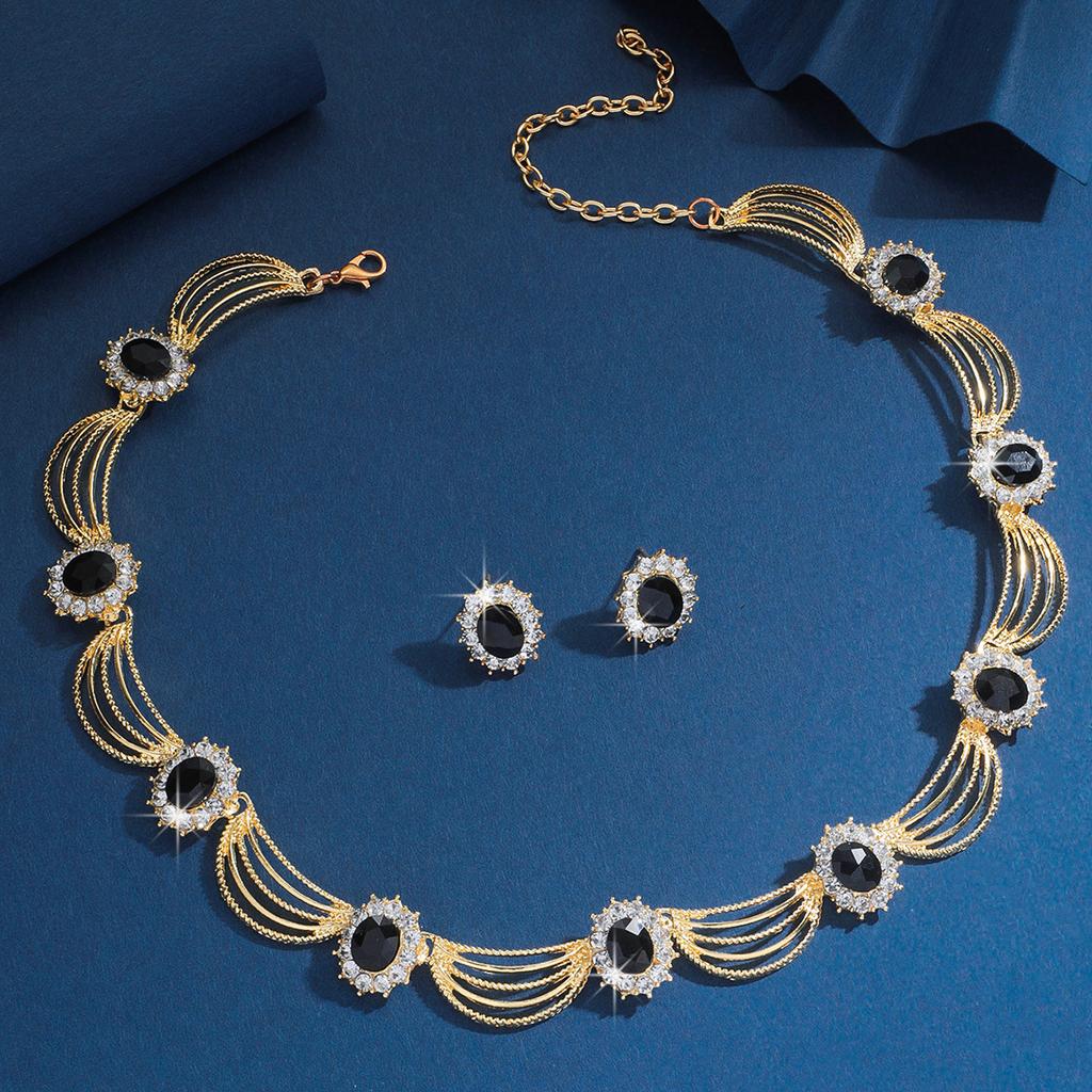 Retro Court Style Black Gemstone Necklace Earrings Light Luxury Atmosphere High-End Collarbone Chain Women'S Neck Chain Set