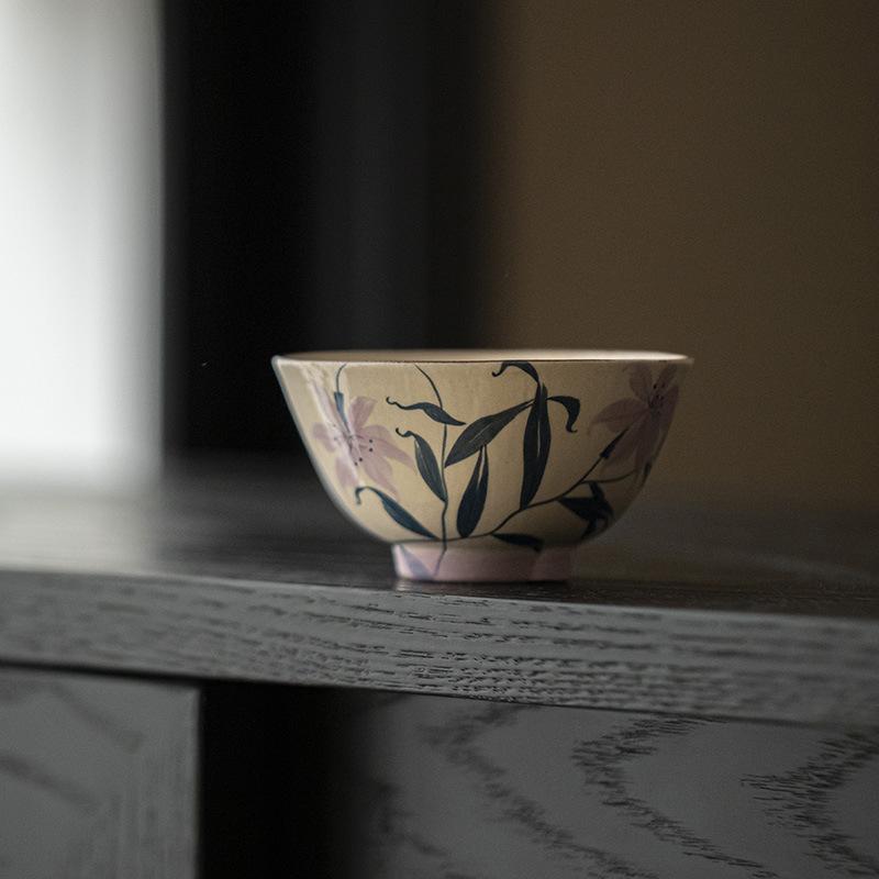 Hand Painted Slip Decoration Tea Cup Ceramic Gongfu Tea Set Yixing Style Clay Tea Ceremony Cup for Home Use Master Cup