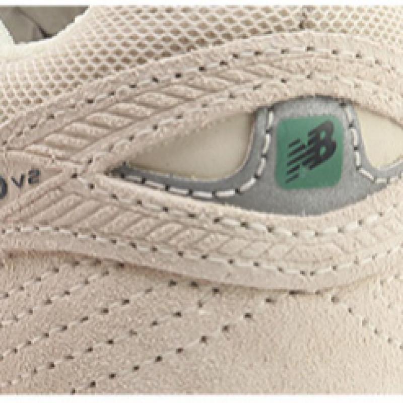 New Balance 860 Beige