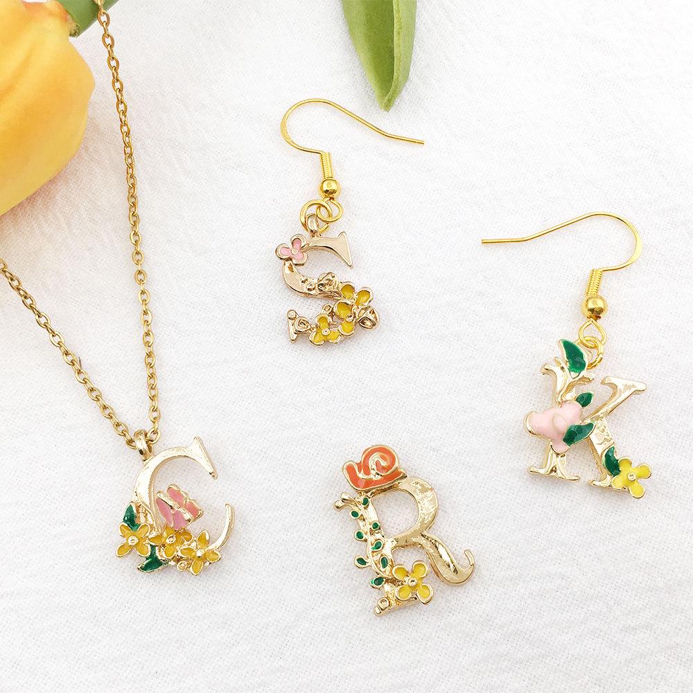 Colorful English Letter Pendants - Alloy Jewelry Accessories, Plated and Oil-Dripped, Set of 26 Random Handmade Pieces.