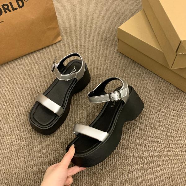 Fashion Clogs With Heel Sandals On A Wedge All-Match 2025 Women's Female Shoe Thick Platform New Outside Girls Summer Fashion Rome