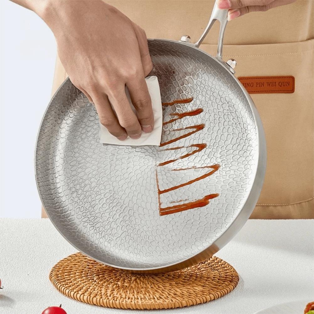 Poêle à Frire Texture Martelée Alliage de Titane Chauffage Rapide Résistante aux Rayures Poêle à Steak Résistante à l'Usure Sans Revêtement Pot Antiadhésif