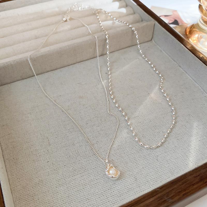 Butterfly Irregular Pearl Necklace Medieval Vintage Temperament Collarbone Chain Versatile High-end Jewelry