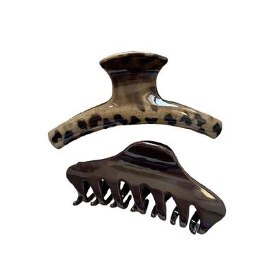 2Pcs Lightweight Leopard Pattern Wide Jaw Hair Claw Gentle On Hair Comfortable Wear Hair Accessories For Women and Girls
