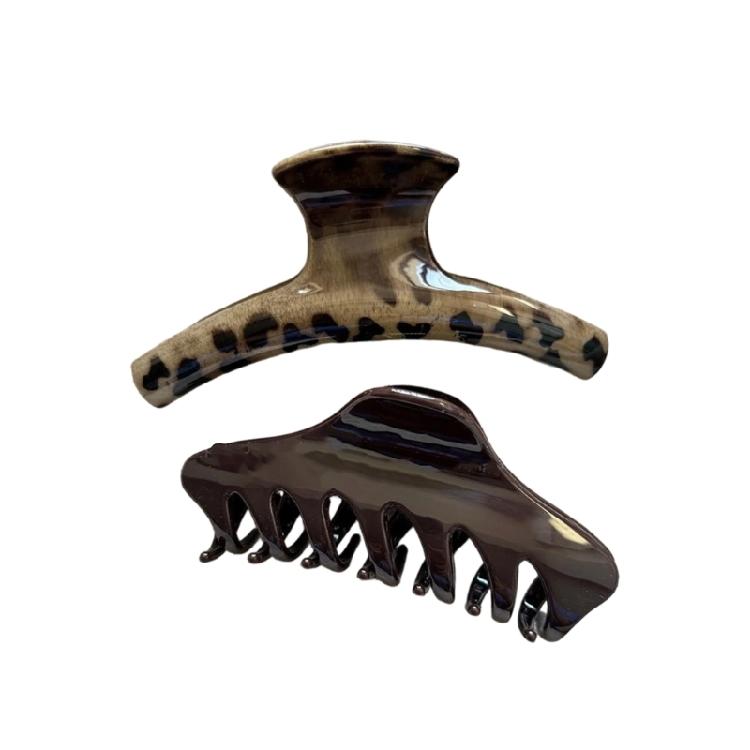 

2Pcs Lightweight Leopard Pattern Wide Jaw Hair Claw Gentle On Hair Comfortable Wear Hair Accessories For Women and Girls 1