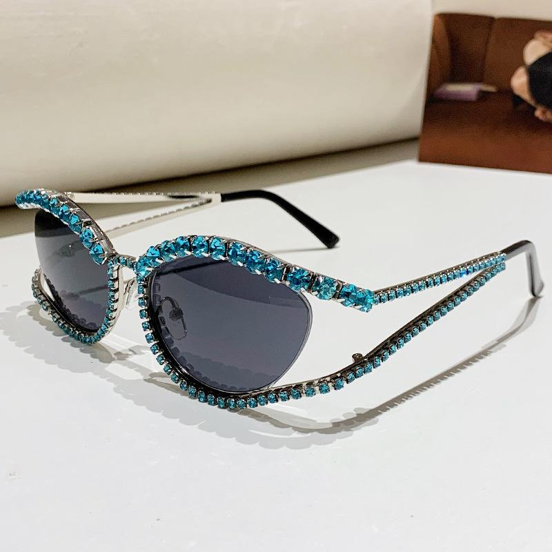 Cat-Eye-Sonnenbrille Damen Diamantenbesetzte Sonnenbrille Trendige Herren Personalisierte Show Retro Sonnenschutzbrille