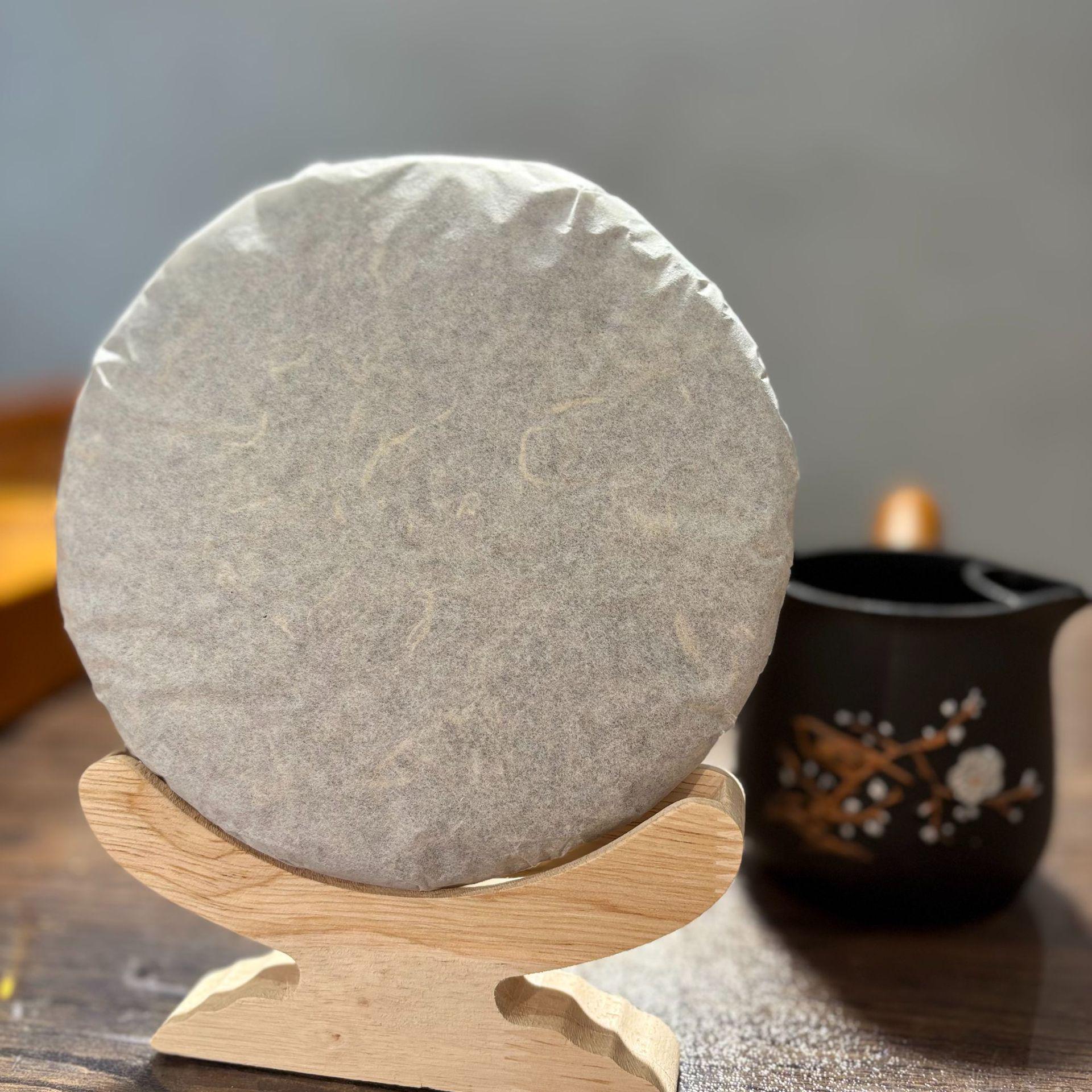 Bulang Mountain 2023 Pu er Raw Tea Cake, 357g 357g/each