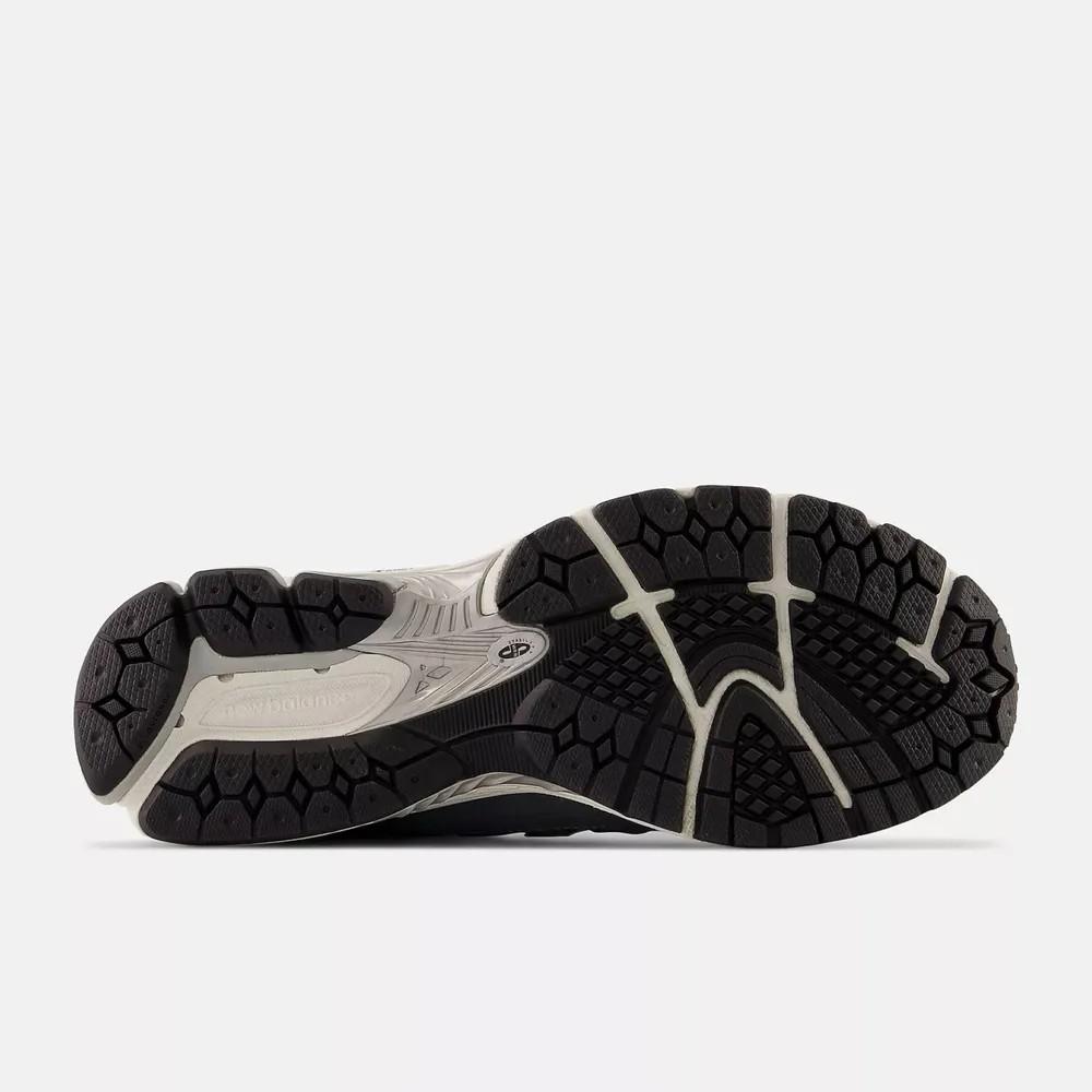 New Balance 1906R Titanově šedá hmota M1906RV