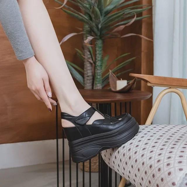 Roman-Style Women's Semi-Hollow Leather Sandals with Hidden Heel, Platform Thick Sole, Closed Toe, Outdoor Wear for Petite Women.