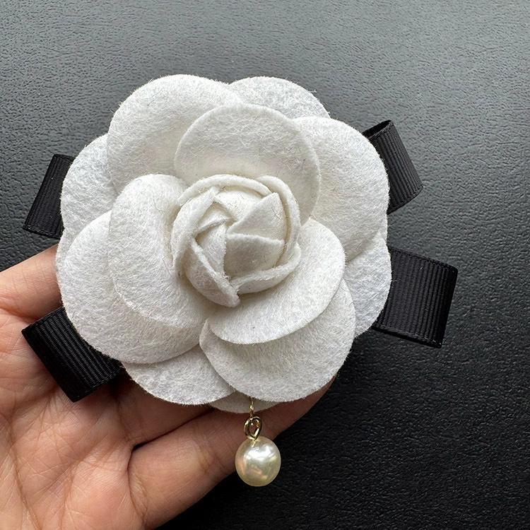 Nouveau Broche Fleur Camélia en Tissu Nœud Papillon Accessoires Col de Chemise pour Dames Épingles Broches Vintage pour Mariage Fête pour Femmes