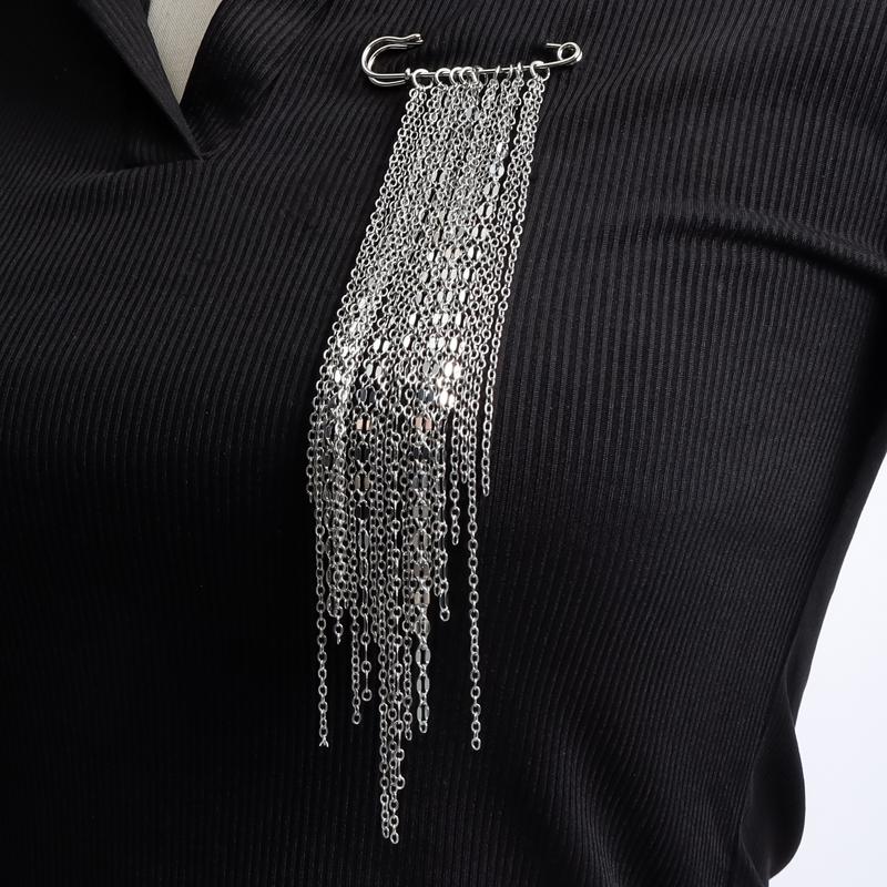 Multiple Tassel Brooches for Women Men Exquisite Metal Chain Pearl Rivet Pendant Pin Casual Versatile Clothing Accessories Gift