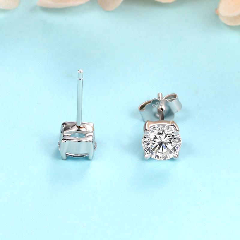 Four-prong Stud Jewelry, Fashionable and Simple, Elegant Silver Needle, Korean Fashion Stud Earrings On Instagram