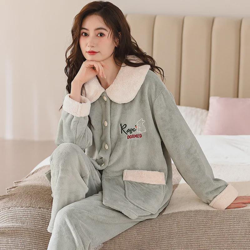 "Chunbaifen Women's Thick Coral Fleece Pajamas - Autumn/Winter Large Size Flannel Sleepwear for Middle-Aged and Elderly"