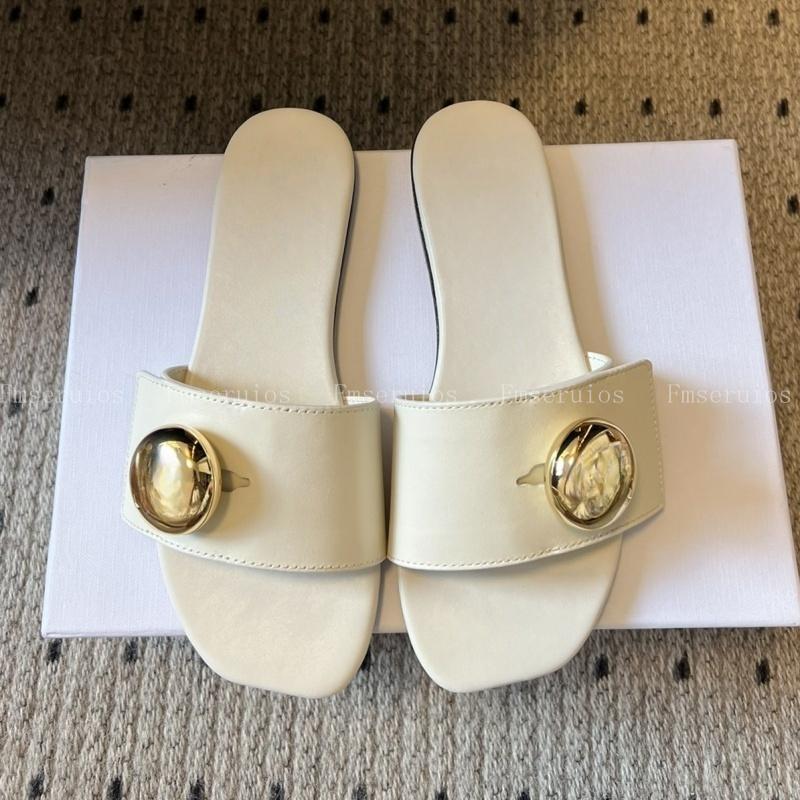 

Летние модные шлепанцы женские плоские с квадратным носком, металлическим декором, кожаные слайды, однотонные, повседневные, пляжные, для отпуска, уличная обувь 35