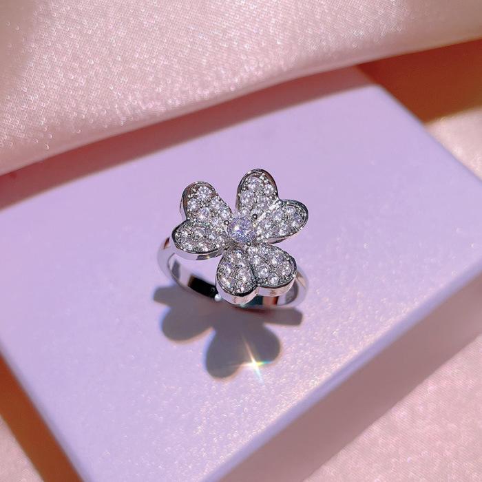 

Серьги-трилистники с бриллиантами, женское ожерелье, кольцо-цветок