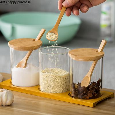 Instrumentos para trabalhar com ervas e especiarias