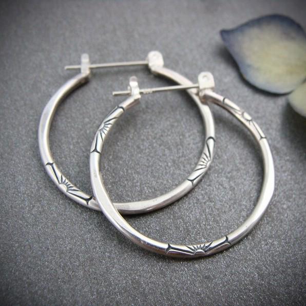 Retro Antique Silver Floral Hoop Earrings - European & American Style