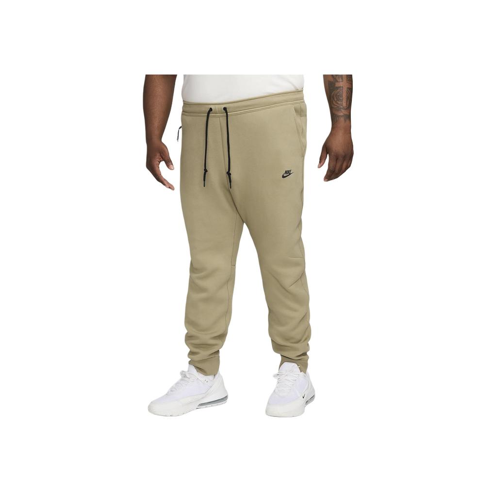 Nike Pantaloni Jogger Sportivi Tech Fleece Monocolore Leggeri Morbidi Vestibilità Slim Uomo Fondo Oliva FB8002-277