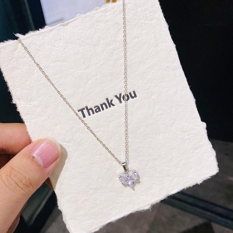 Simple Sparkling Zircon Heart Clavicle Chain Light Luxury Titanium Steel Necklace Unique Fairy Jewelry
