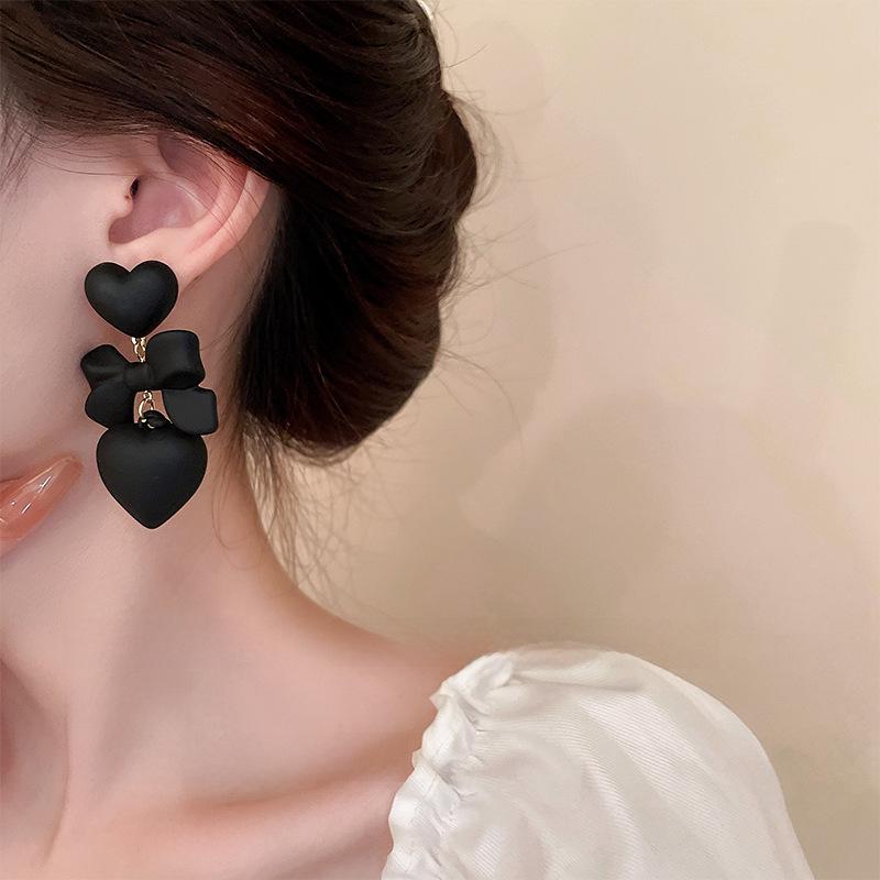 Silver Needle Dark Style Love Bow Ohrringe - Modisch, Einzigartig, Alleskönner, Elegantes und Nischendesign.