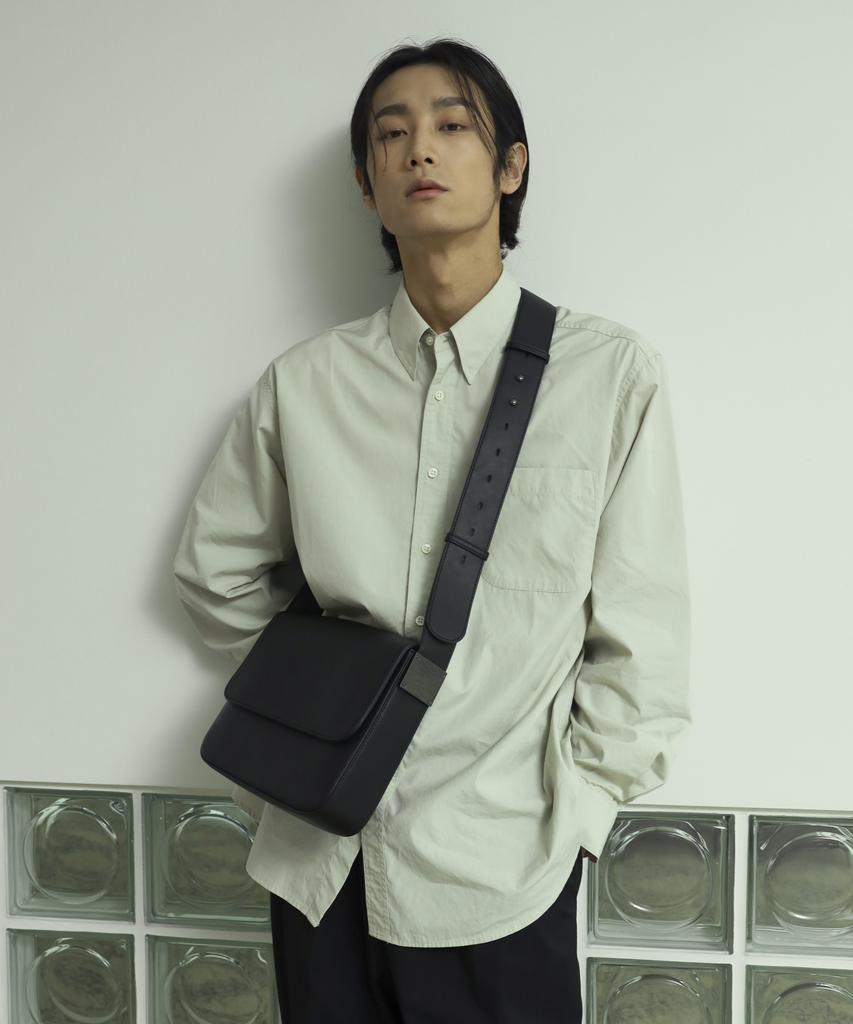 Emotio One Line Minimal Crossbody Bag [Diamond Black]