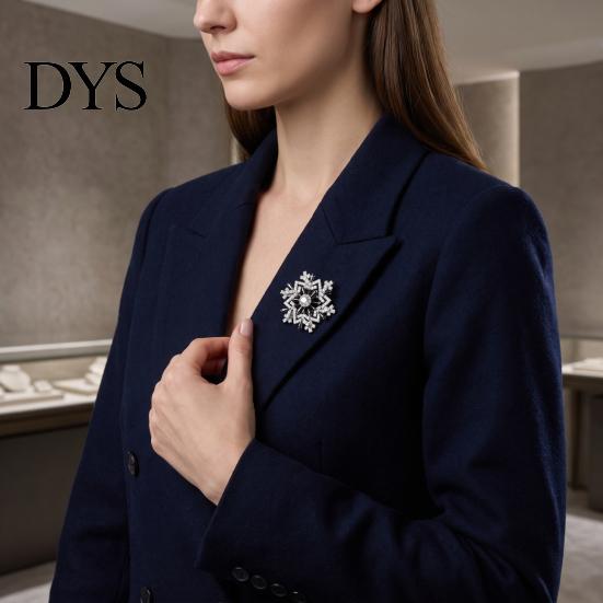 Sparkling Snowflake Brooches Brooch Pin for Women, Rhinestone Alloy Lapel Women Formal Pins Pin, Decorative Accessory Coats Sweaters Suits Dresses