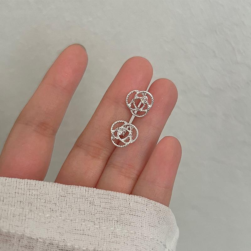 Raising Ear Holes, Small Stud Earrings for Women, Simple, Sweet, Small and Fresh Earrings, Niche Design, Versatile Earrings