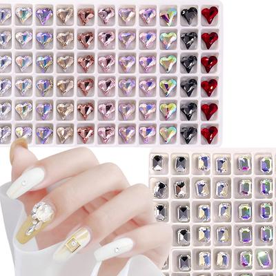 Nail art – Strass e decorazioni per unghie