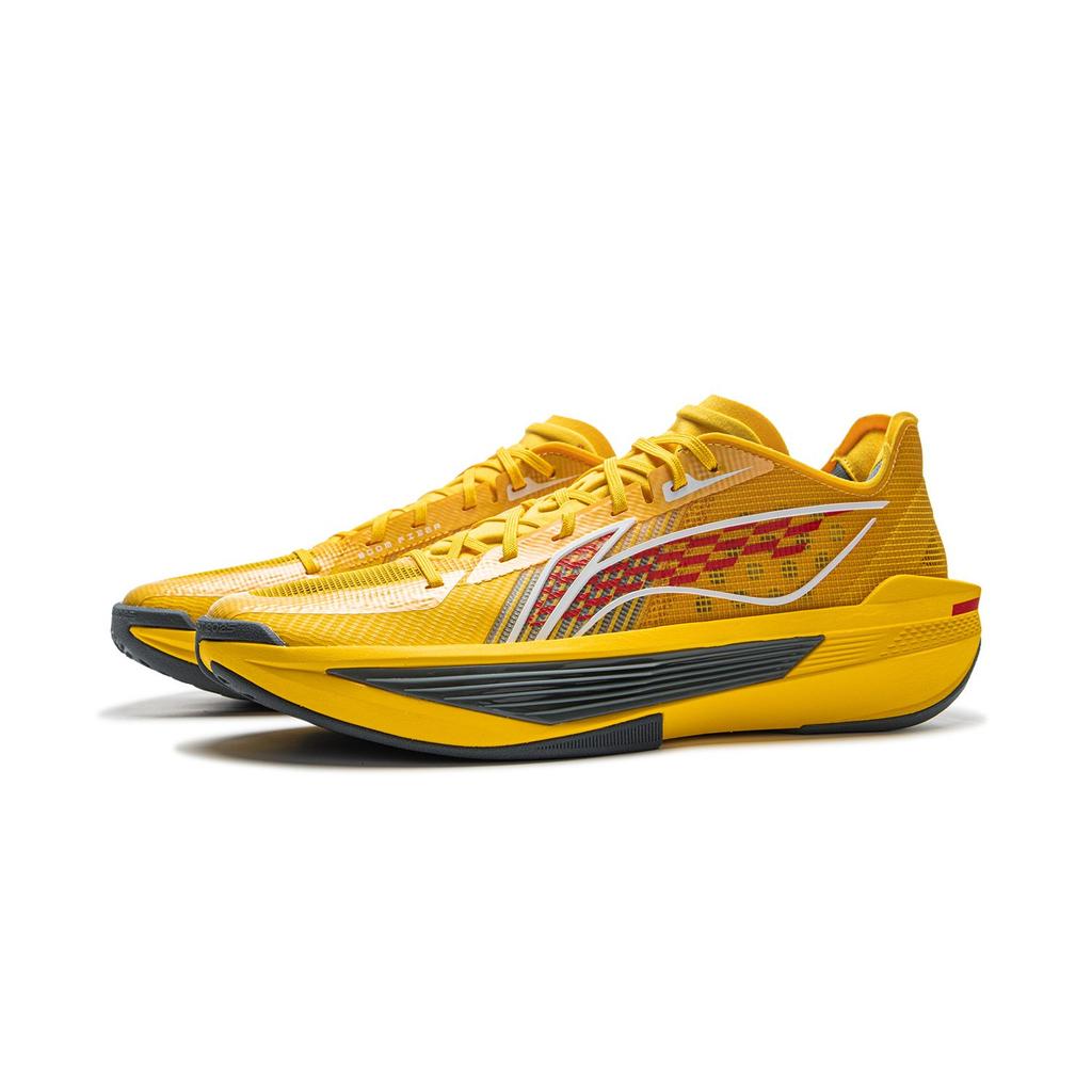 Li Ning ULTRALIGHT Cushioning Slip Resistant Abrasion Resistant Rebound Grip Low top Basketball Shoes Men's Yellow ABAV007-2
